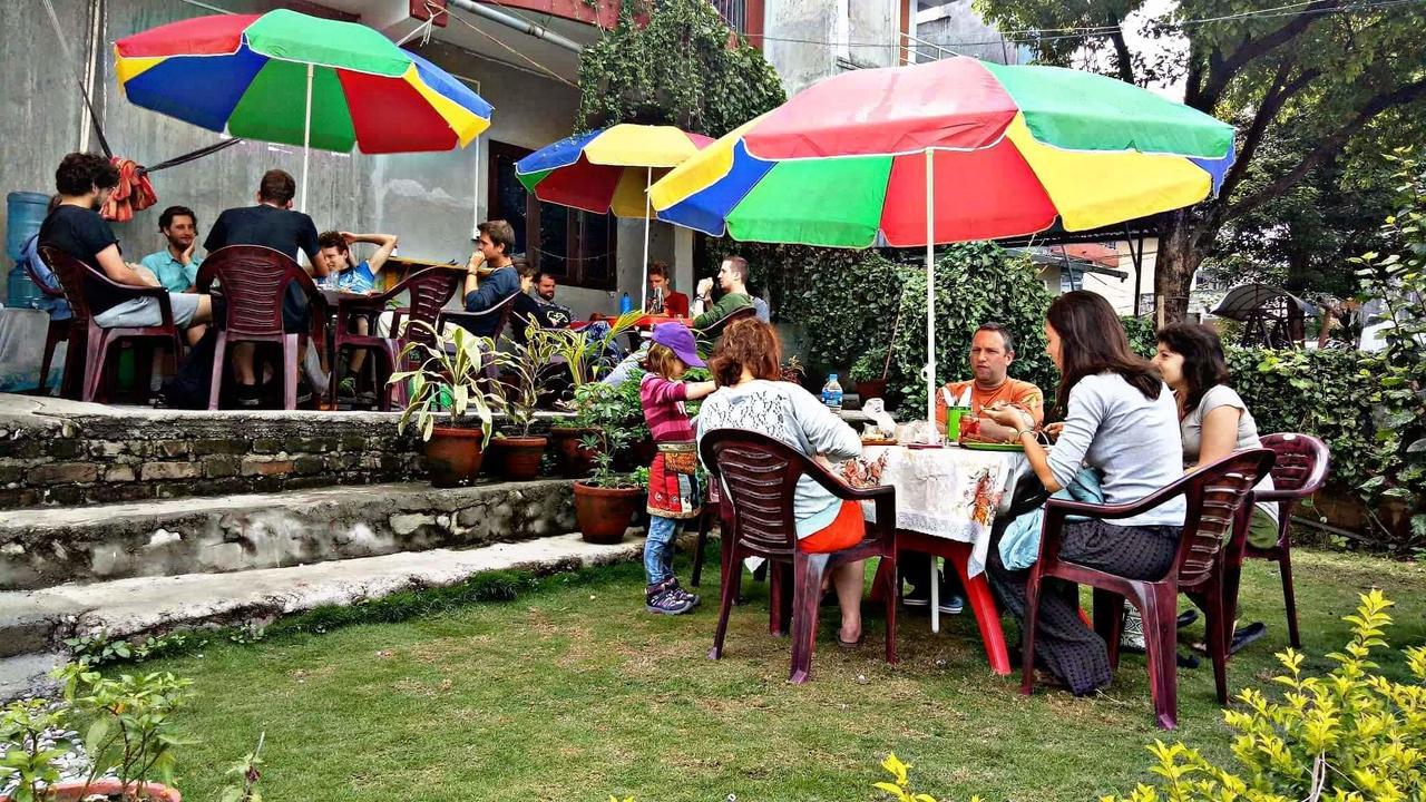 Pokhara Youth Hostel エクステリア 写真